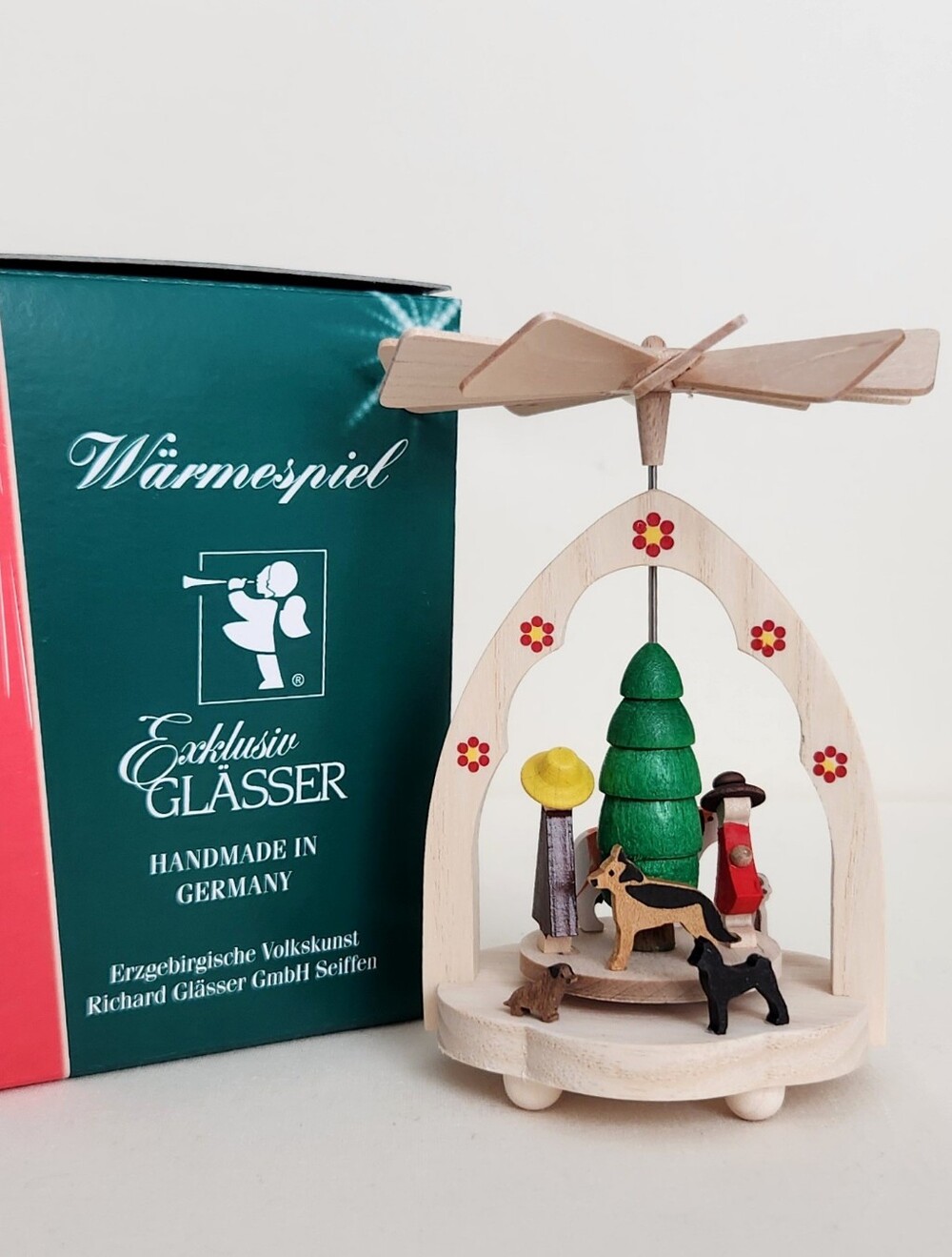 Richard Glasser 4" Air Pyramid Wood Spinner - Dogs - New w/ Box